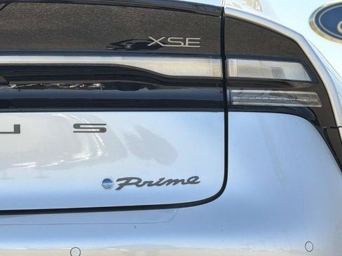 Used 2024 Toyota Prius Prime Premium FWD image 9