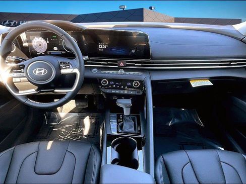New 2026 Hyundai Elantra Limited image 5