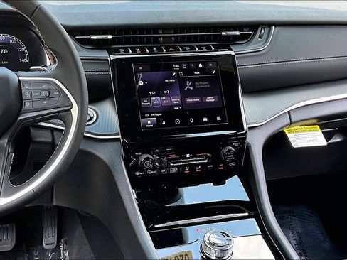 New 2026 Jeep Grand Cherokee Laredo AWD/4WD image 8