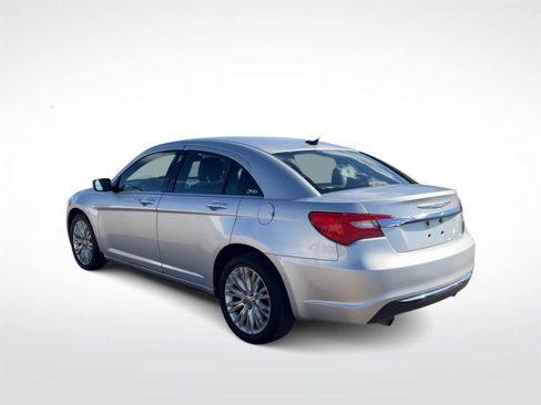 Used 2011 Chrysler 200 Limited image 6