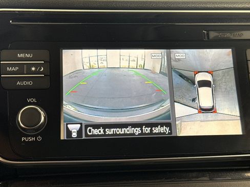 Used 2018 Nissan Leaf SL w/ SL Technology Package FWD image 18