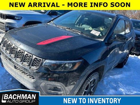 Used 2024 Jeep Compass Trailhawk w/ Trailhawk Elite Group image 1