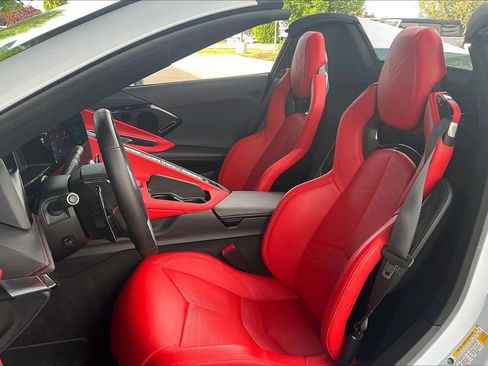 Used 2024 Chevrolet Corvette Stingray Preferred Conv w/ Stealth Interior Trim Package RWD image 17