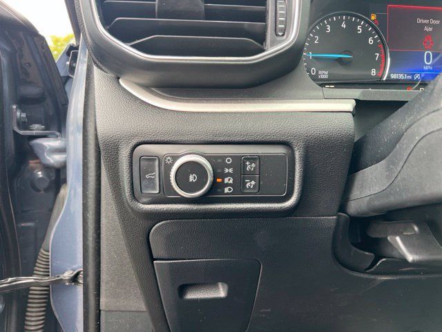 Used 2021 Ford Explorer XLT w/ Equipment Group 202A AWD/4WD image 17