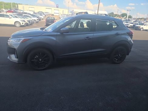 Used 2024 Nissan Kicks SV w/ Interior Electronics Package FWD image 8