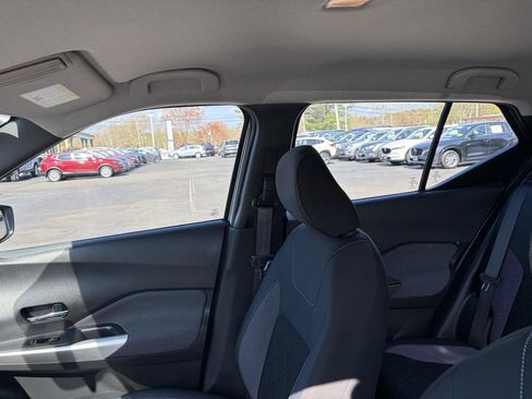 Used 2019 Nissan Kicks FWD image 10