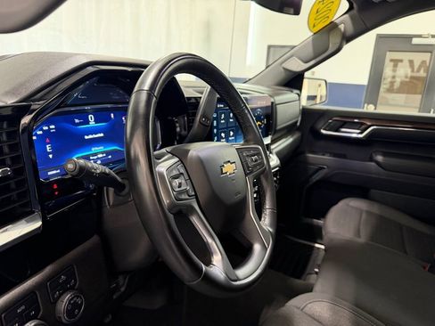 Used 2024 Chevrolet Silverado 1500 LT AWD/4WD image 17