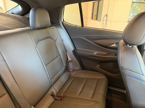 Used 2025 Buick Envista Sport Touring image 31