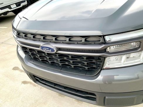 Used 2023 Ford Maverick XLT FWD image 3
