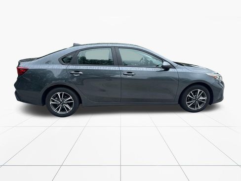 Used 2023 Kia Forte LXS FWD image 9