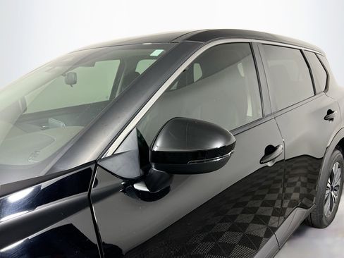 Used 2022 Nissan Rogue SV FWD image 12