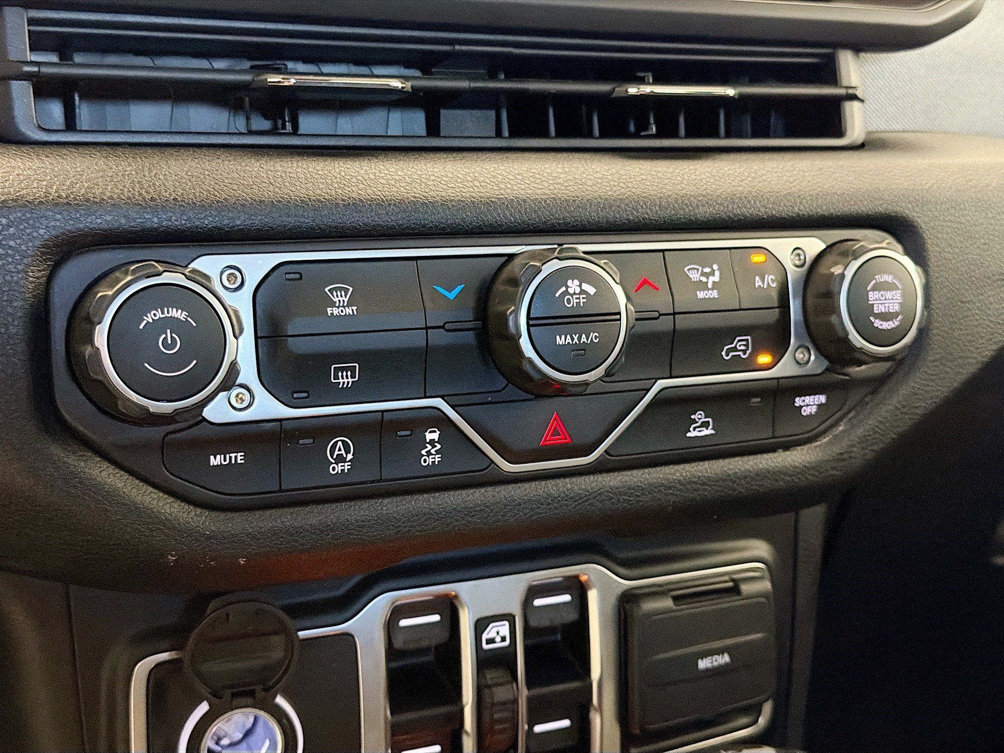 Used 2024 Jeep Wrangler Unlimited Sport AWD/4WD image 10