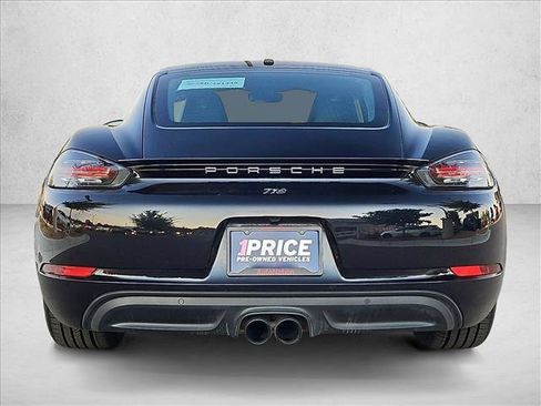 Used 2017 Porsche 718 Cayman RWD image 7
