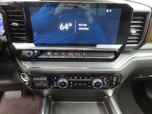Used 2024 Chevrolet Silverado 2500 High Country AWD/4WD image 15