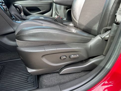 Used 2020 Buick Encore Preferred FWD image 14