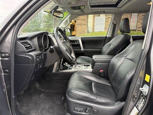 Used 2010 Toyota 4Runner Limited AWD/4WD image 5