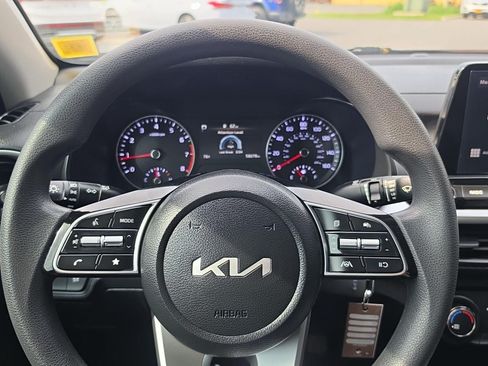 Certified 2023 Kia Forte LXS w/ LXS Technology Package FWD image 18