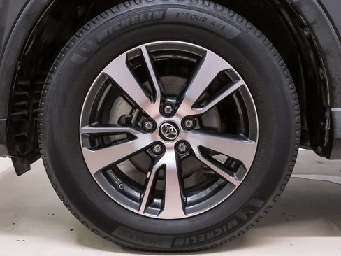 Used 2018 Toyota RAV4 XLE FWD image 34