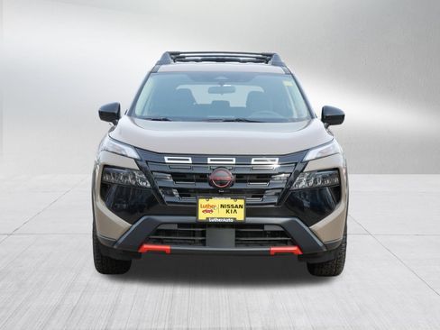 Certified 2025 Nissan Rogue SV image 2