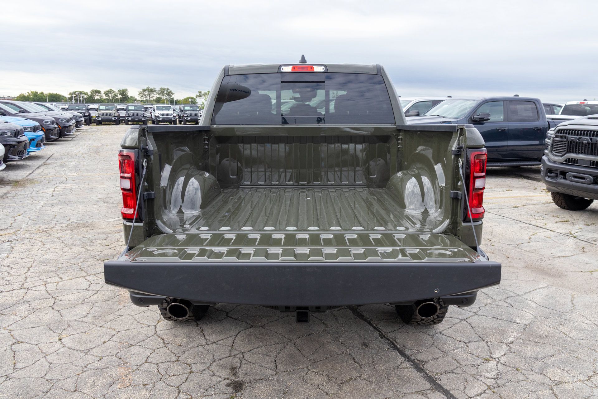New 2026 RAM 1500 Warlock AWD/4WD image 13
