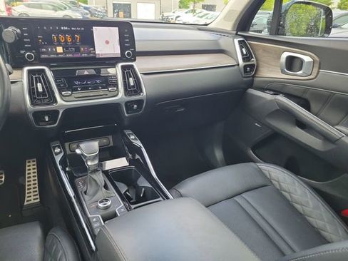 Certified 2022 Kia Sorento SX Prestige AWD/4WD image 12