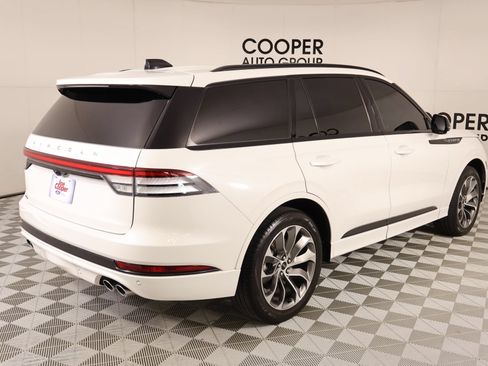 Used 2025 Lincoln Aviator AWD w/ Jet Appearance Package image 23