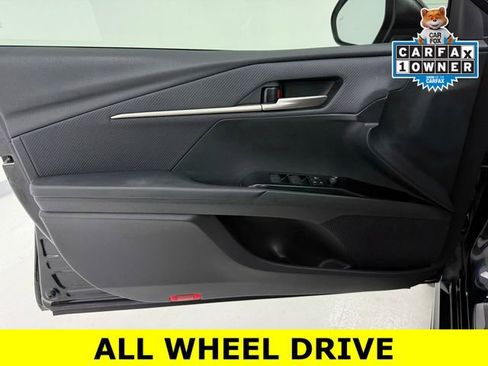 Used 2025 Toyota Camry SE w/ Convenience Package image 30