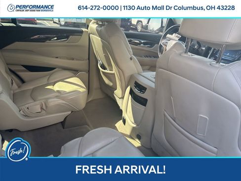 Used 2020 Cadillac Escalade Premium Luxury image 16