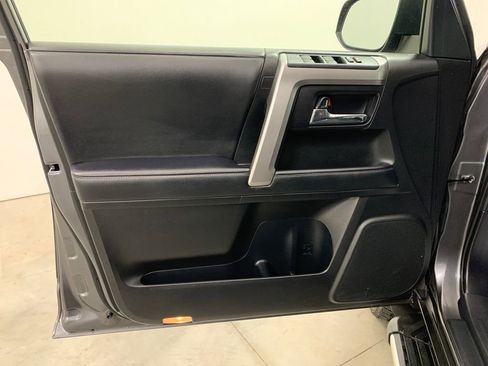 Used 2020 Toyota 4Runner SR5 Premium w/ Moonroof Package AWD/4WD image 6
