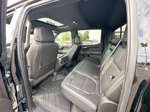 Used 2021 Chevrolet Silverado 1500 High Country w/ Technology Package AWD/4WD image 4