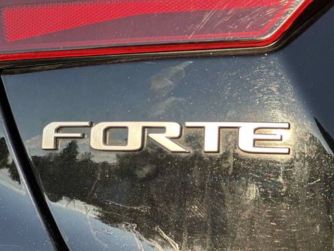 Used 2024 Kia Forte LXS FWD image 19