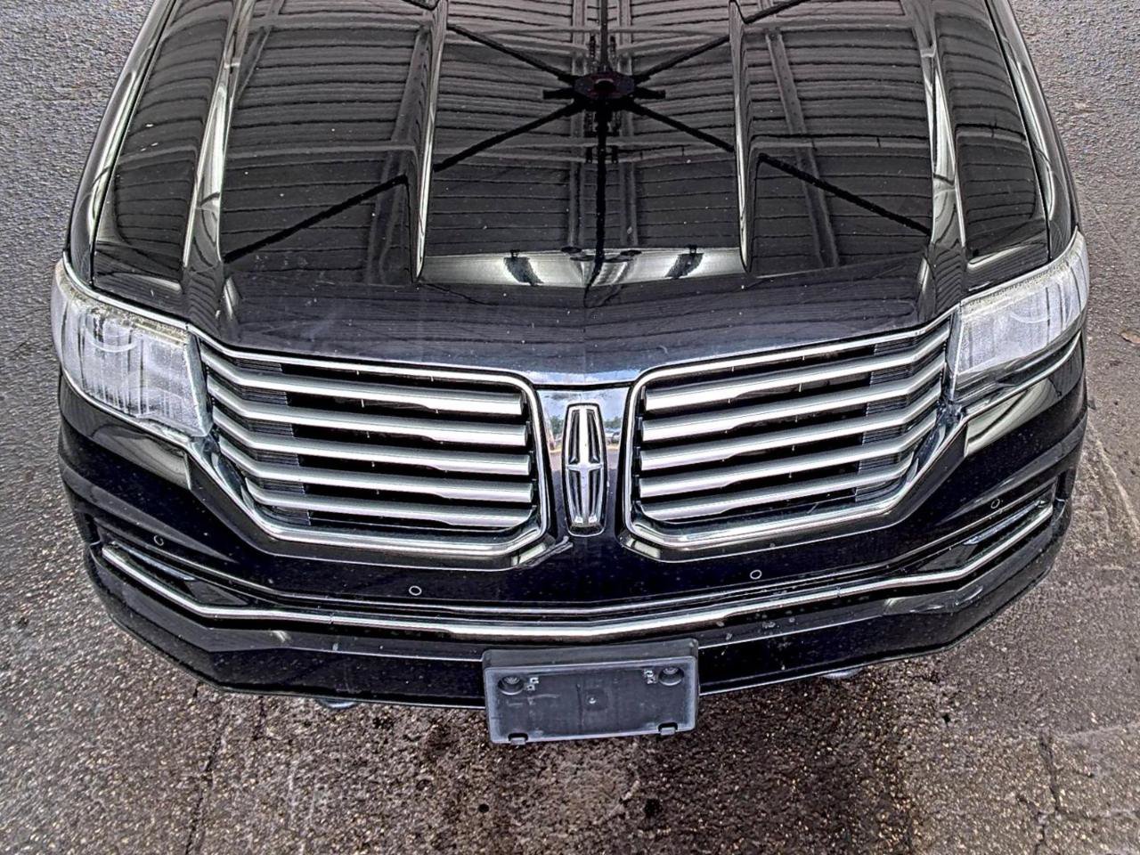 Used 2017 Lincoln Navigator Select AWD/4WD image 7