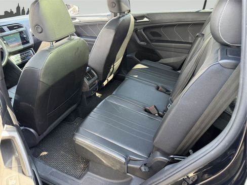 Used 2022 Volkswagen Tiguan SE R-Line image 23