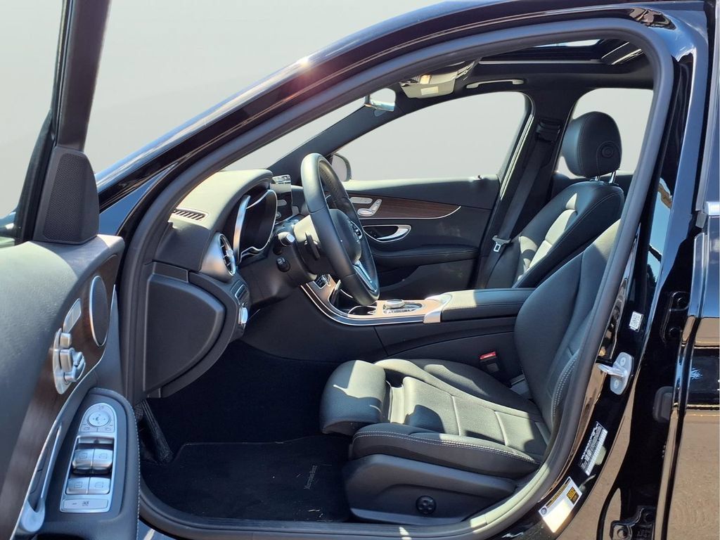 Used 2019 Mercedes-Benz C 300 4MATIC Sedan image 15