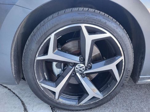 Used 2021 Volkswagen Passat 2.0T R-Line image 15