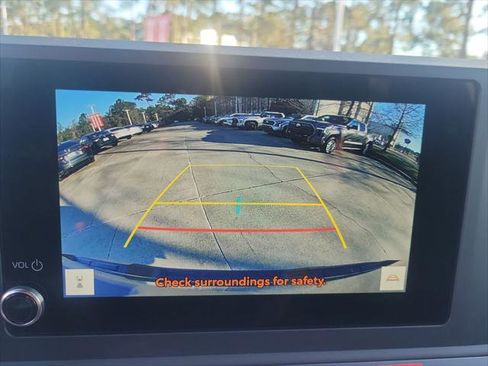 Certified 2025 Toyota Tacoma SR5 image 21