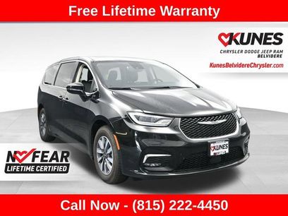 Used 2024 Chrysler Pacifica Limited