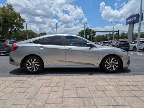 Used 2018 Honda Civic EX image 7