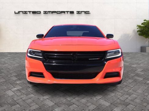 Used 2020 Dodge Charger SXT w/ Blacktop Package RWD image 2