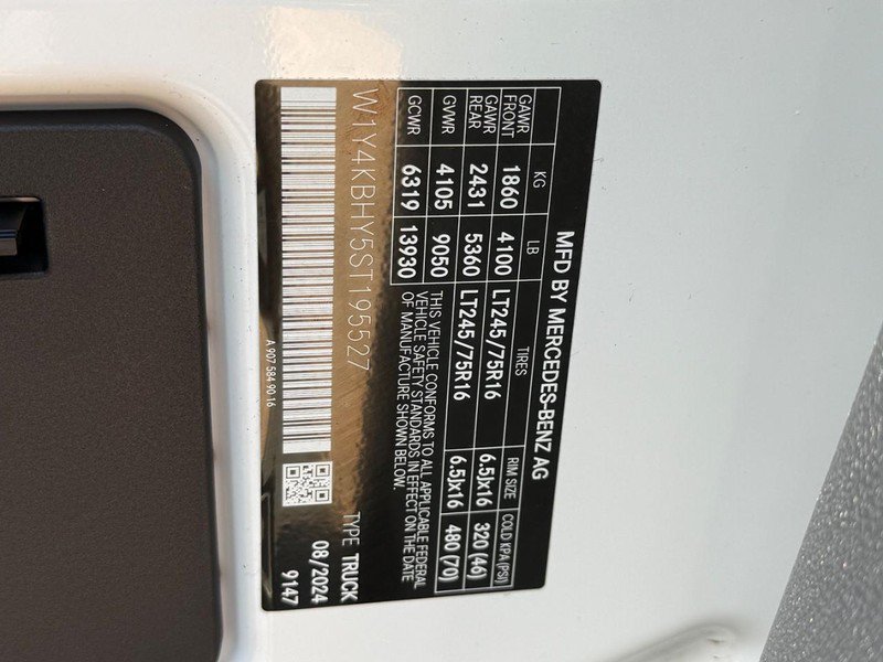 Used 2025 Mercedes-Benz Sprinter 2500 image 21