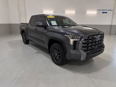 Used 2024 Toyota Tundra Platinum image 4