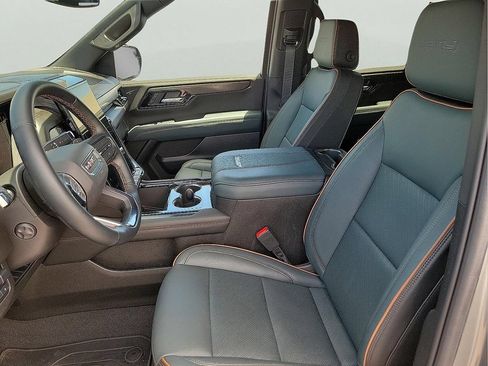 Used 2025 GMC Yukon AT4 w/ Premium Trailering Package AWD/4WD image 14