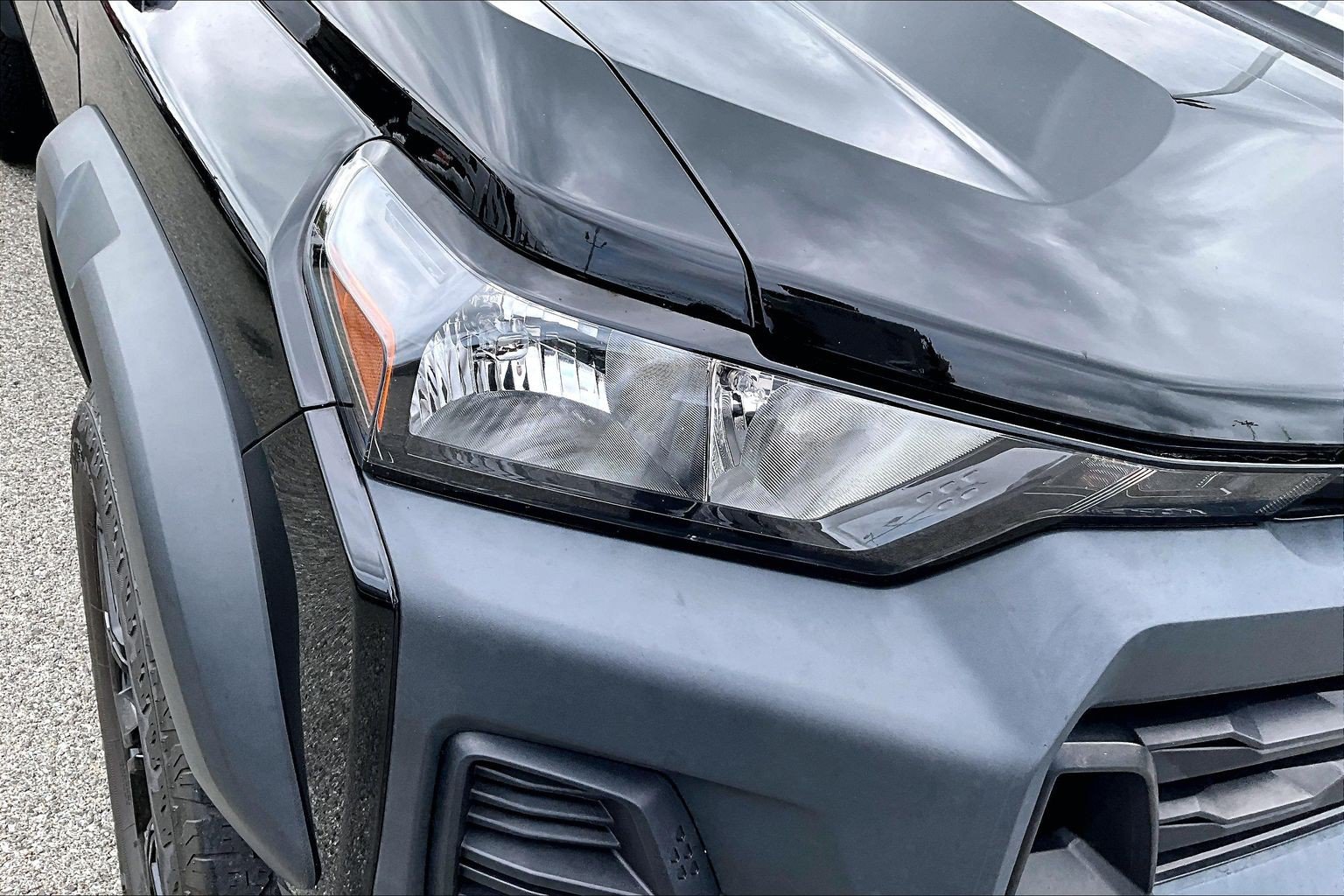 Used 2024 Chevrolet Colorado Trail Boss w/ LPO, Dark Essentials Package AWD/4WD image 23