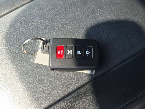 Used 2016 Toyota Highlander XLE AWD/4WD image 36