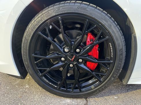 Used 2025 Chevrolet Corvette Stingray Coupe w/ 1LT image 21