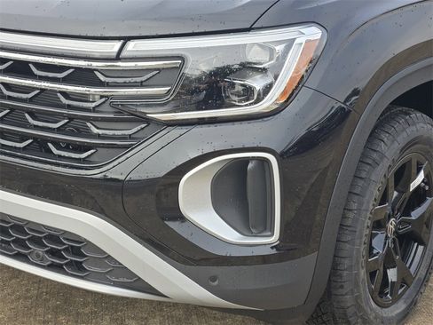 New 2026 Volkswagen Atlas Peak Edition image 6