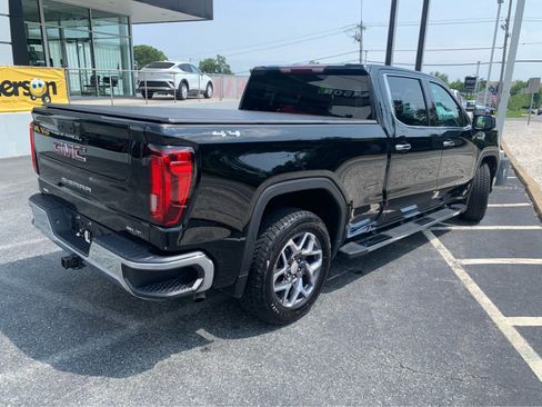 Used 2023 GMC Sierra 1500 SLT w/ SLT Premium Package AWD/4WD image 7