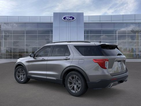 New 2024 Ford Explorer XLT w/ Equipment Group 202A image 4