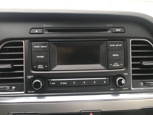 Used 2017 Hyundai Sonata SE FWD image 16