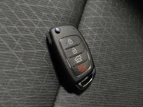Used 2017 Hyundai Tucson SE AWD/4WD image 32